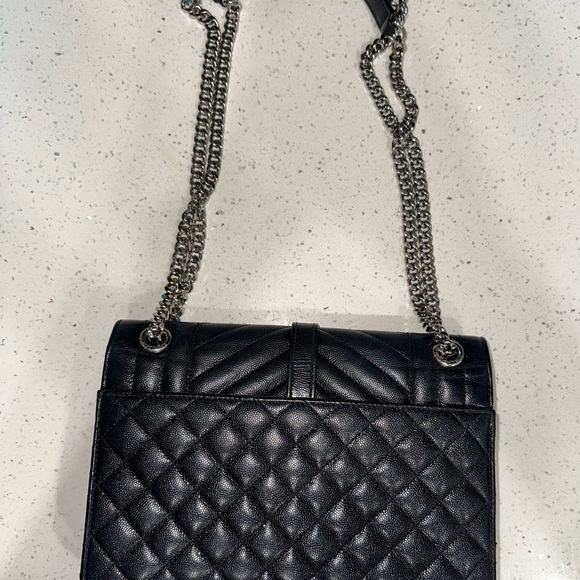 Saint Laurent 
Envelope Medium in Quilted Grain De Poudre Embossed Leather - Picture 7 of 14